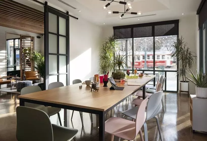 هتل Moxy Memphis Downtown