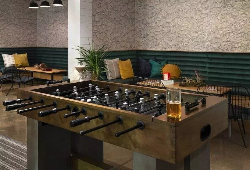 هتل Moxy Memphis Downtown