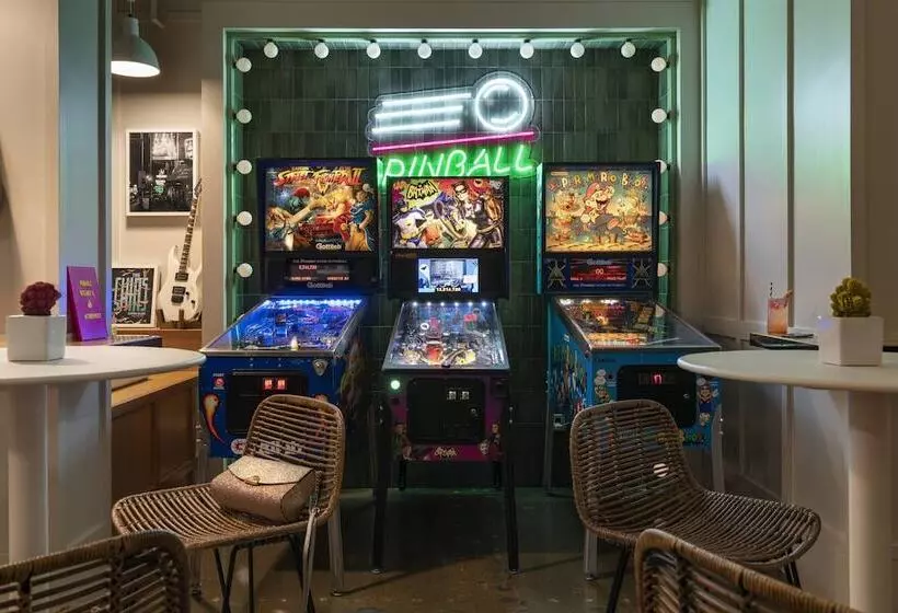 هتل Moxy Memphis Downtown