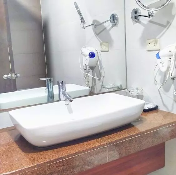 Big Daddy Hotel And Convention Center