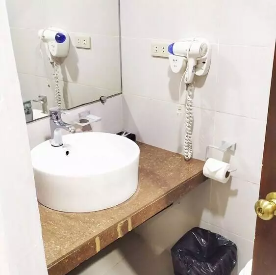 Big Daddy Hotel And Convention Center