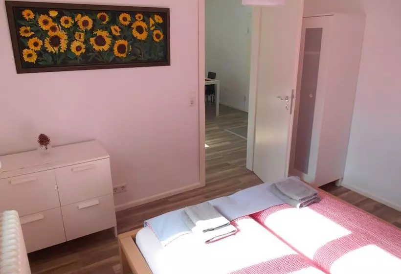 Hostelli Blackforest Sport & Bike Appartementhaus