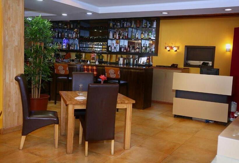 בית מלון כפרי The Cape