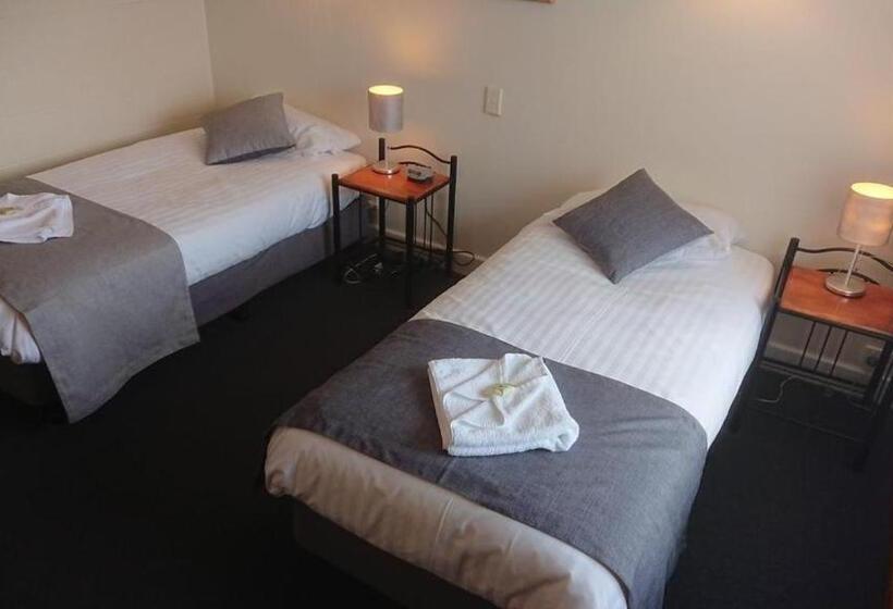모텔 Mt Lyell Motor Inn
