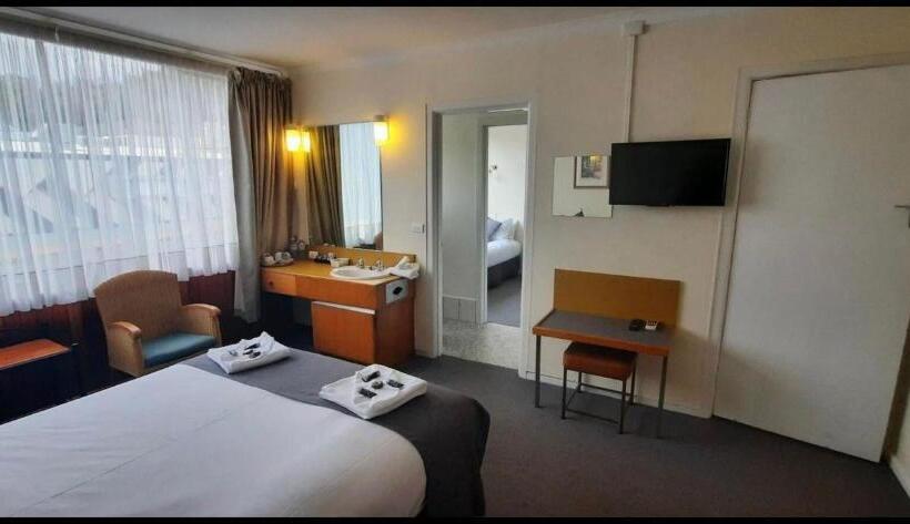 모텔 Mt Lyell Motor Inn