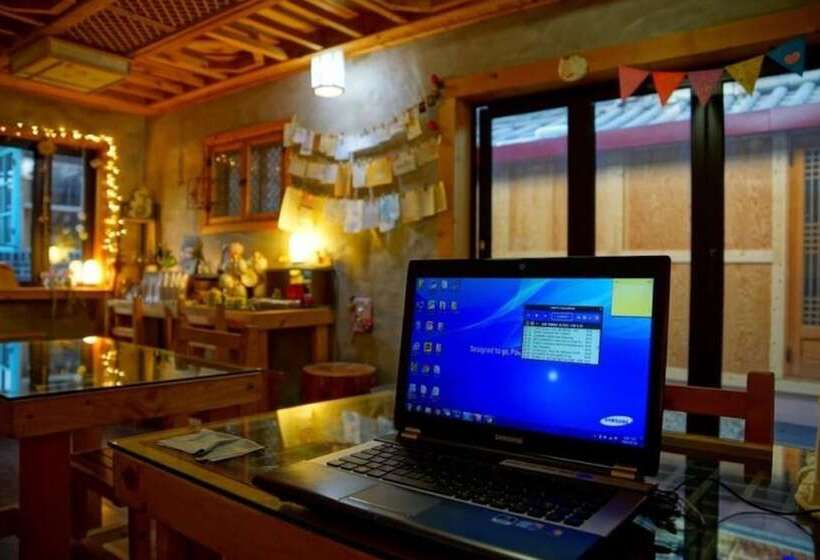 Пансион Jeonju Hongsi Hanok Guesthouse