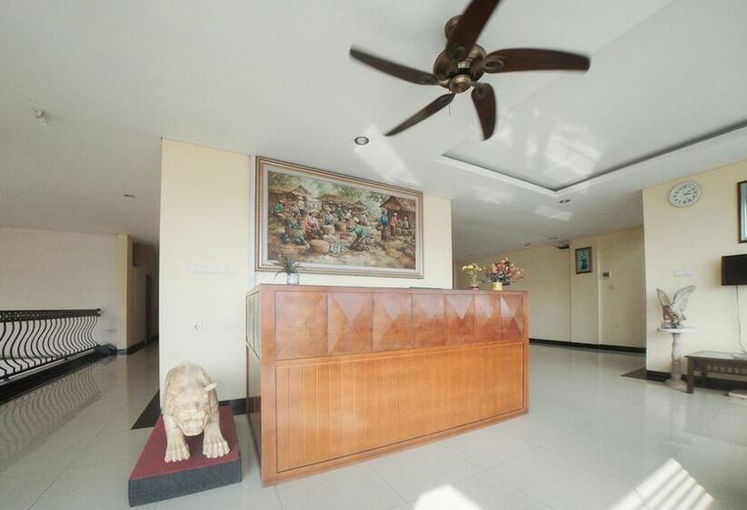 פנסיון Reddoorz Plus Near Green Pramuka Square Mall