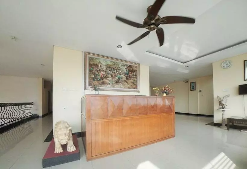 ペンション Reddoorz Plus Near Green Pramuka Square Mall