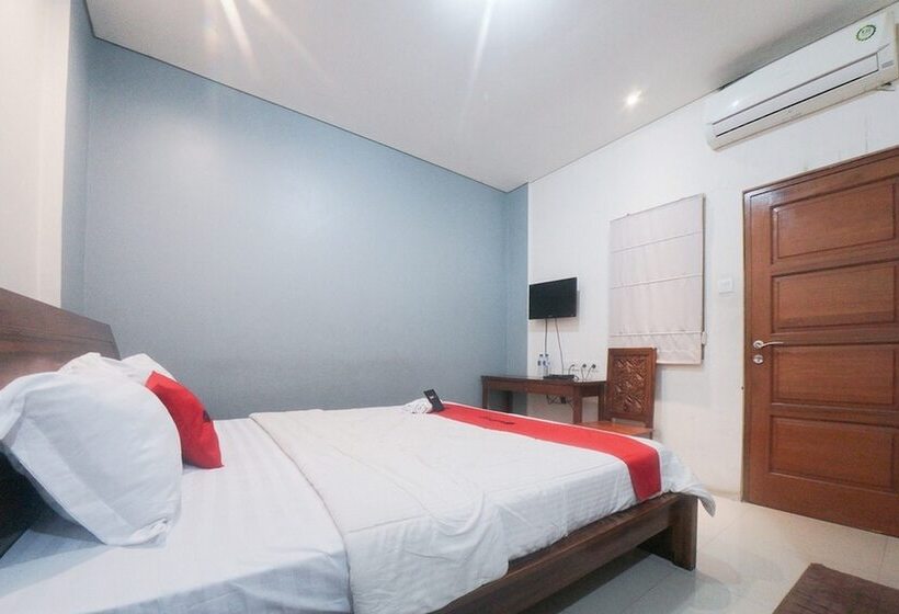 פנסיון Reddoorz Plus Near Green Pramuka Square Mall