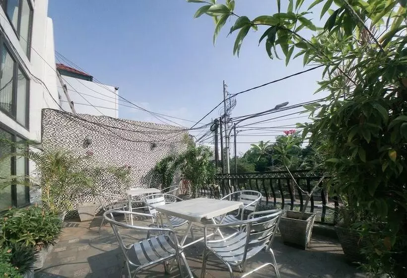 ペンション Reddoorz Plus Near Green Pramuka Square Mall