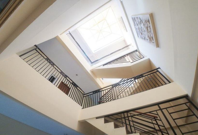 פנסיון Reddoorz Plus Near Green Pramuka Square Mall