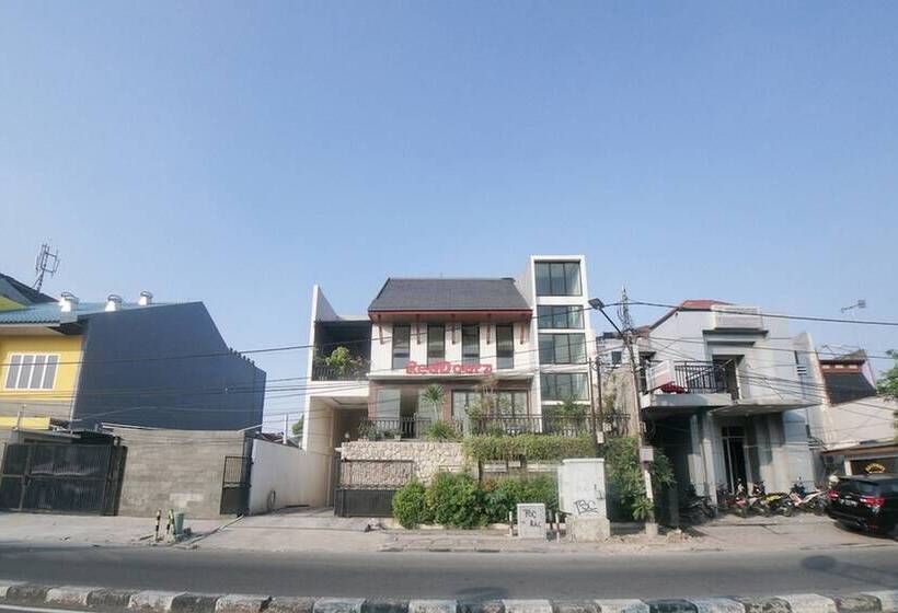 פנסיון Reddoorz Plus Near Green Pramuka Square Mall