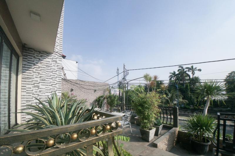 פנסיון Reddoorz Plus Near Green Pramuka Square Mall