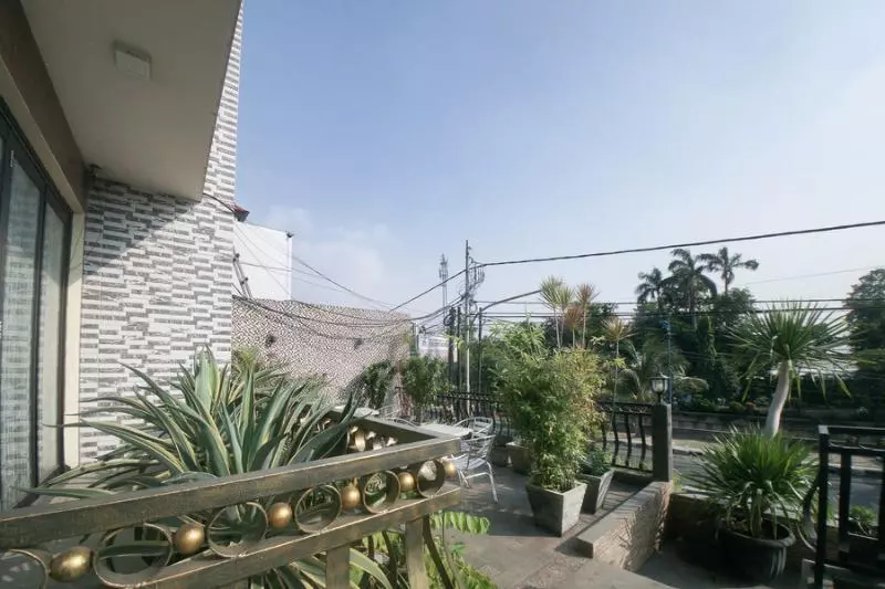 ペンション Reddoorz Plus Near Green Pramuka Square Mall