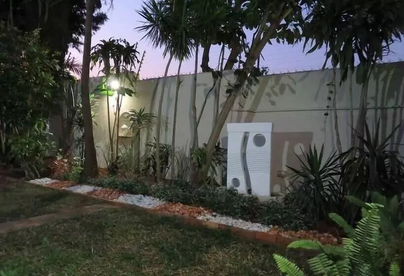 Majatalo Umhlanga Guesthouse