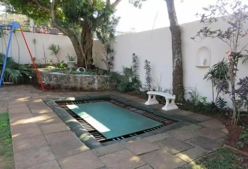 Majatalo Umhlanga Guesthouse