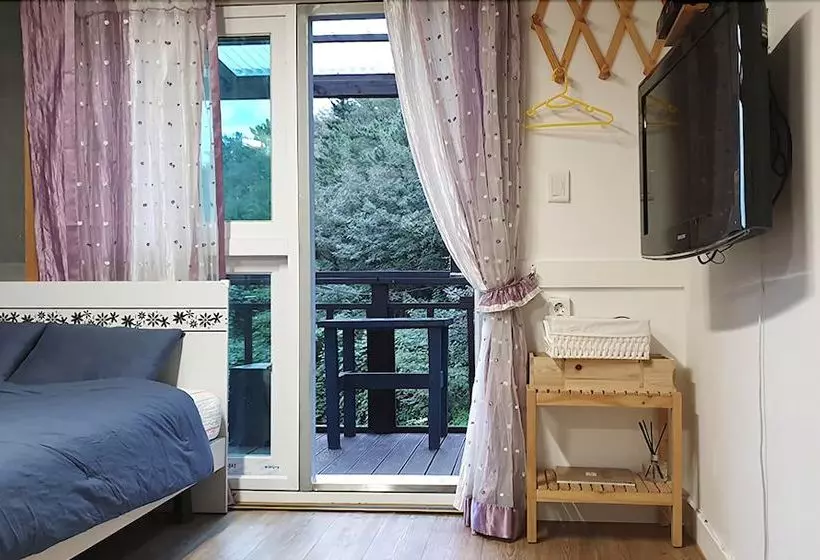 Uljin Morning Sunshine Pension