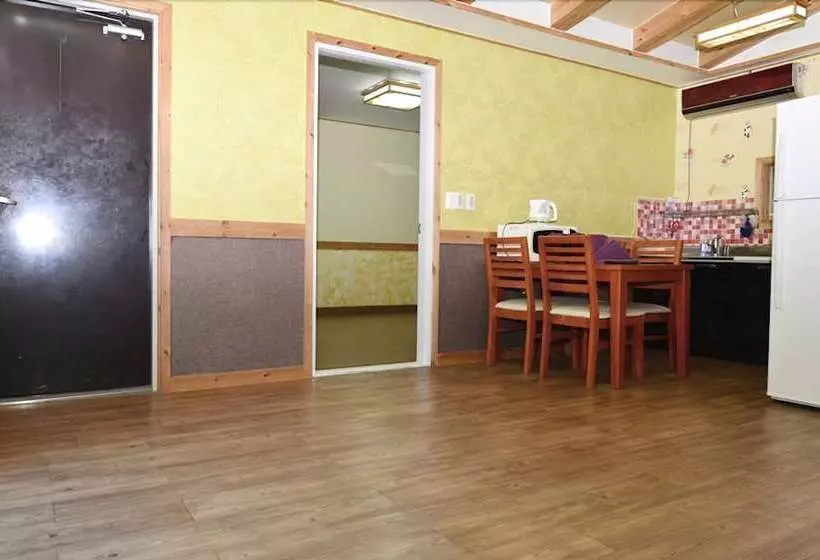 Uljin Morning Sunshine Pension