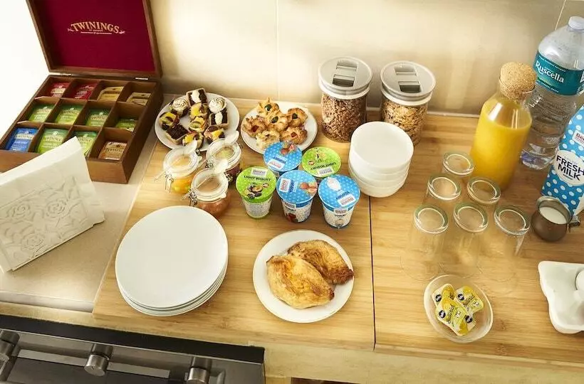 تختخواب و صبحانه Provicario