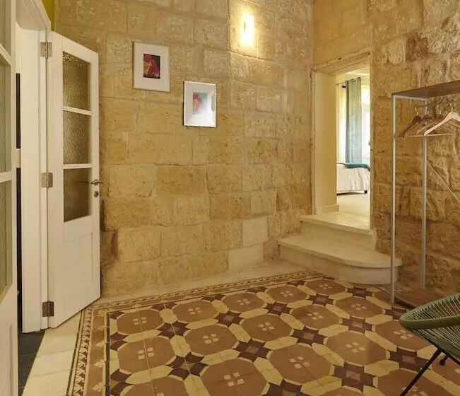 تختخواب و صبحانه Provicario