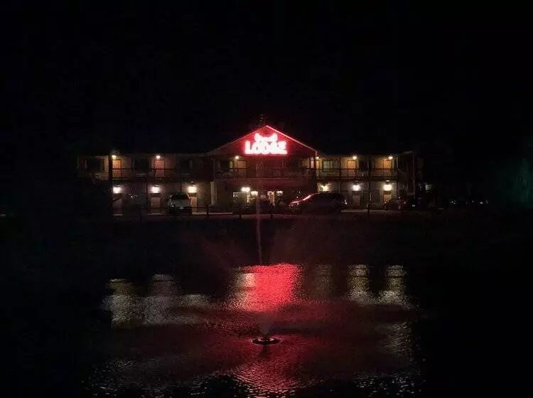 Hotelli Bullwinkles Rustic Lodge