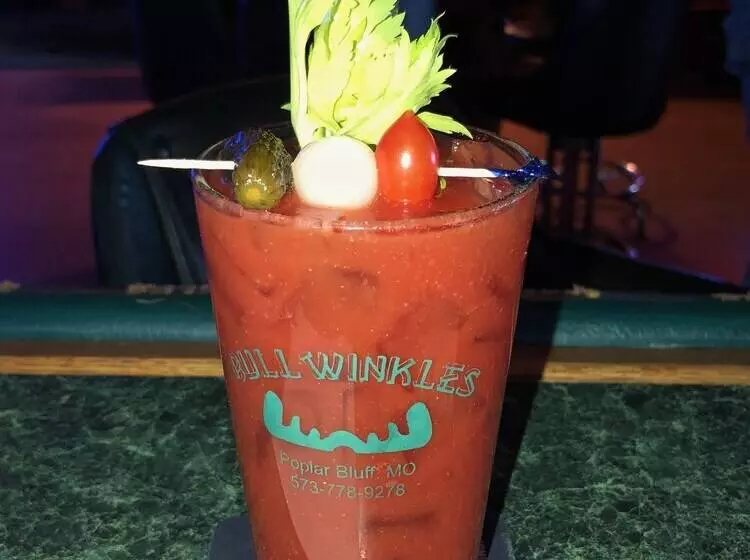 Hotelli Bullwinkles Rustic Lodge