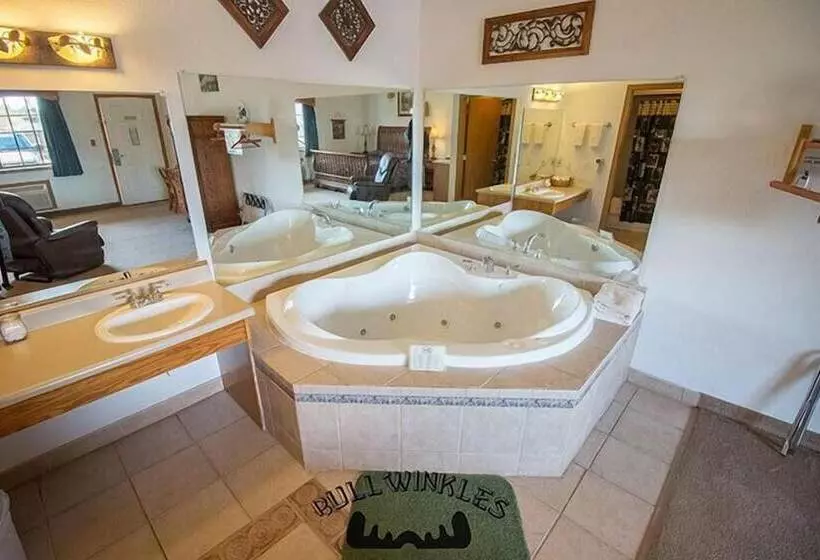 Hotelli Bullwinkles Rustic Lodge