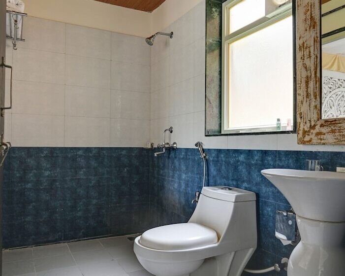 Отель Kavish Holiday Hill Resort