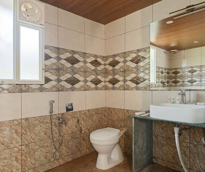 Отель Kavish Holiday Hill Resort