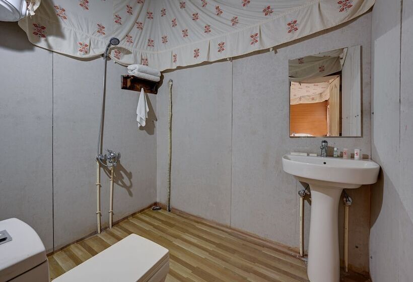 Отель Kavish Holiday Hill Resort