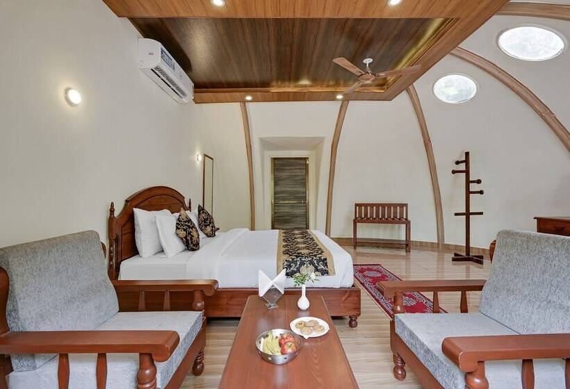 Отель Kavish Holiday Hill Resort