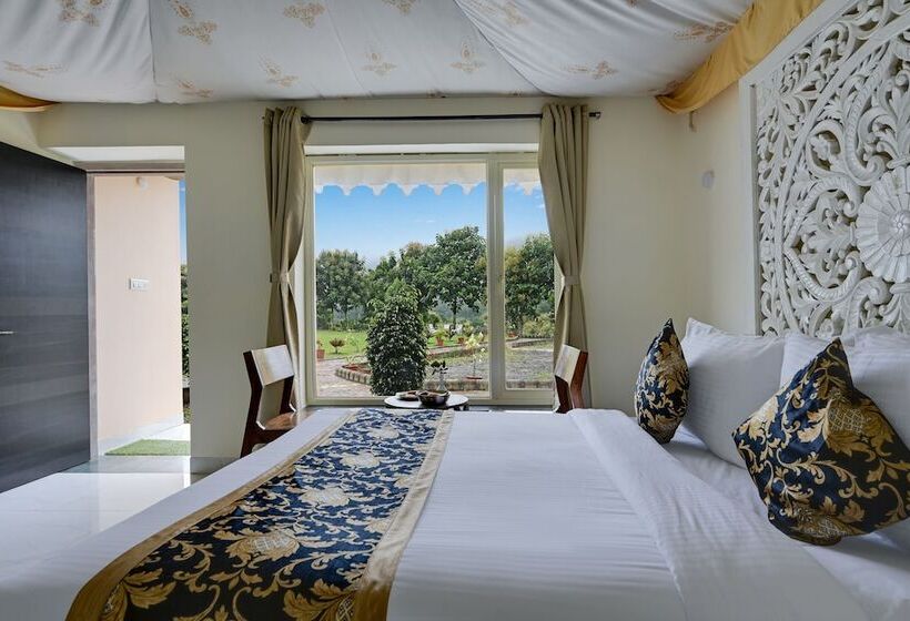 Отель Kavish Holiday Hill Resort