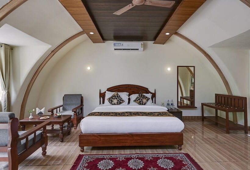 Отель Kavish Holiday Hill Resort