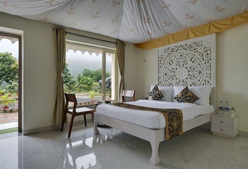 Отель Kavish Holiday Hill Resort