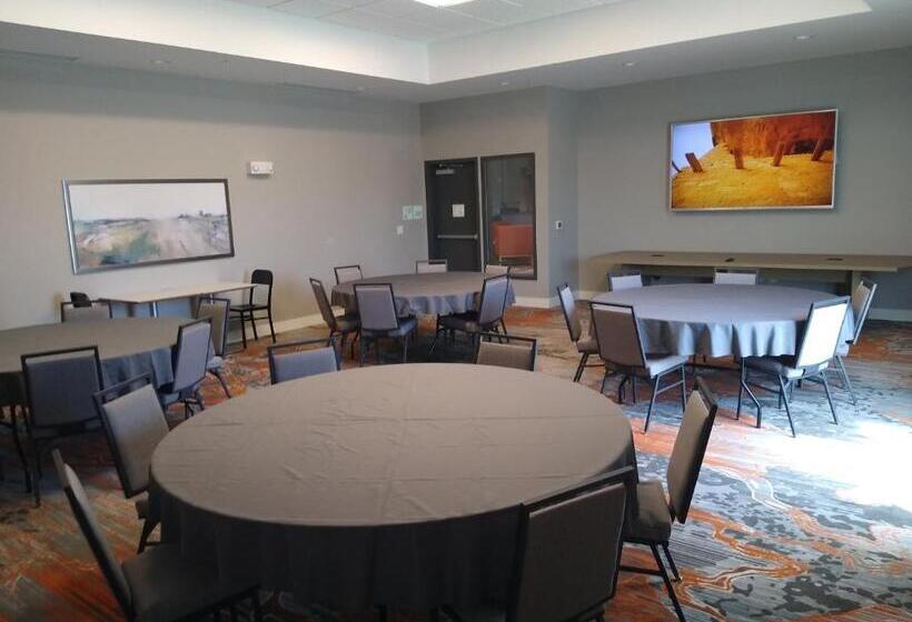 فندق Holiday Inn   Kansas City   Northeast, An Ihg
