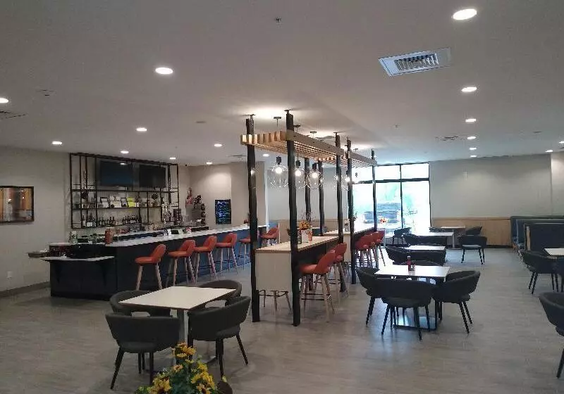 Hotelli Holiday Inn   Kansas City   Northeast, An Ihg