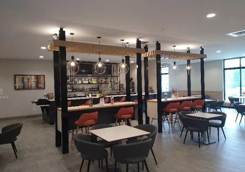 Hotelli Holiday Inn   Kansas City   Northeast, An Ihg