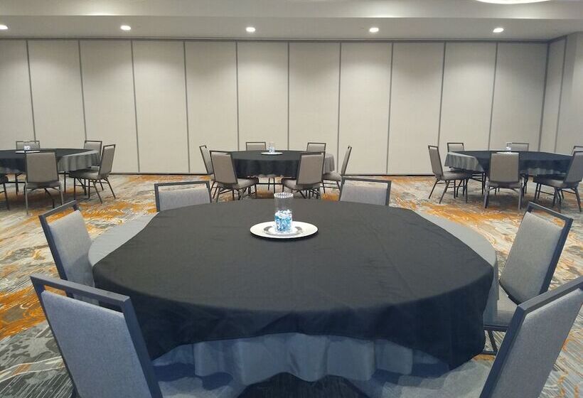 فندق Holiday Inn   Kansas City   Northeast, An Ihg