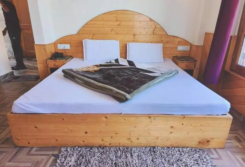 هتل Hadimba Regency, Manali