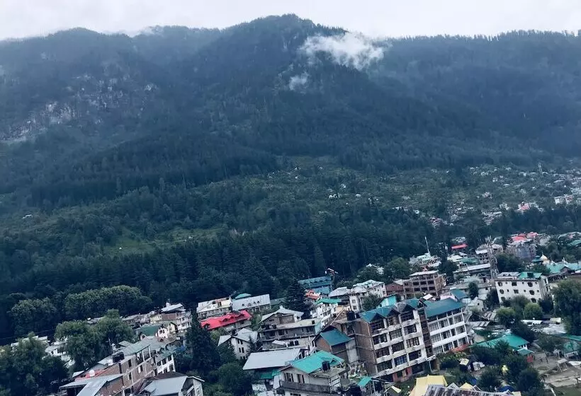 هتل Hadimba Regency, Manali