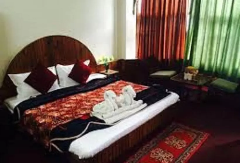 هتل Hadimba Regency, Manali