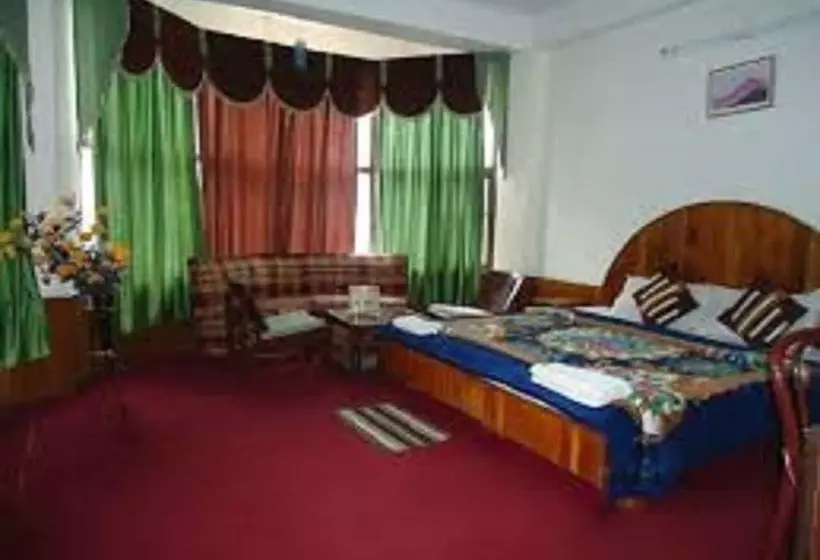 هتل Hadimba Regency, Manali
