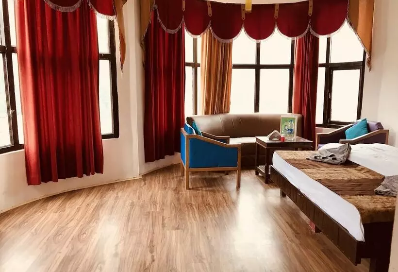 هتل Hadimba Regency, Manali