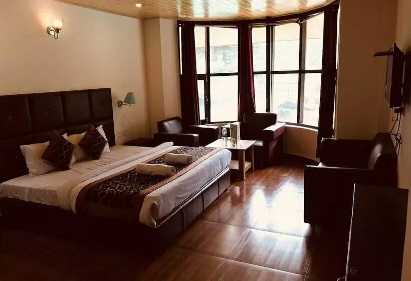 هتل Hadimba Regency, Manali