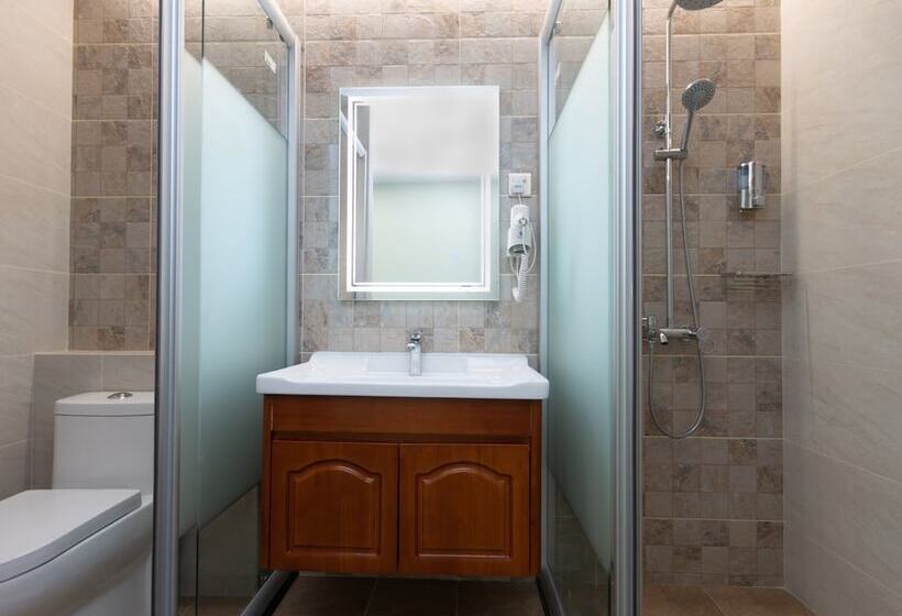 Regent Hotel By Oyo Rooms