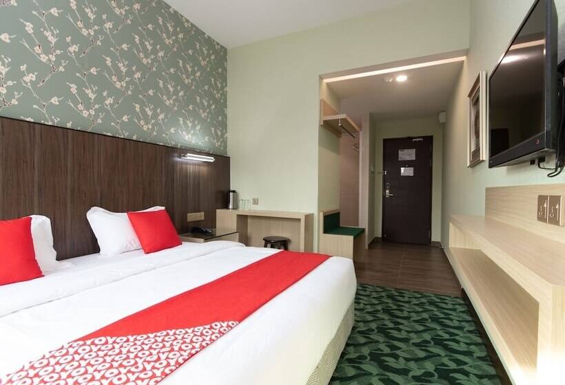 Regent Hotel By Oyo Rooms