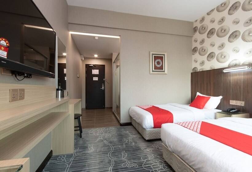 Regent Hotel By Oyo Rooms