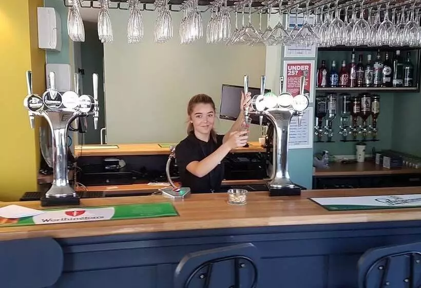 Windsor Hotel & Bar