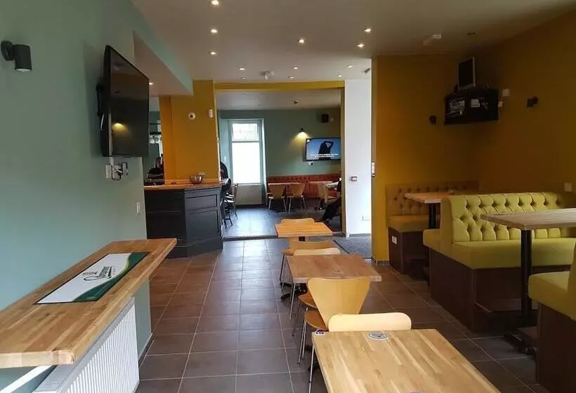 Windsor Hotel & Bar