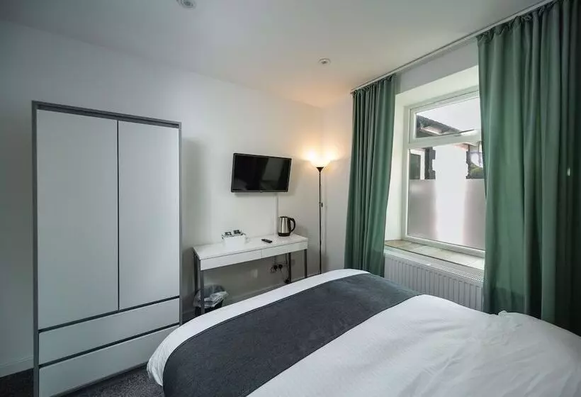 Windsor Hotel & Bar